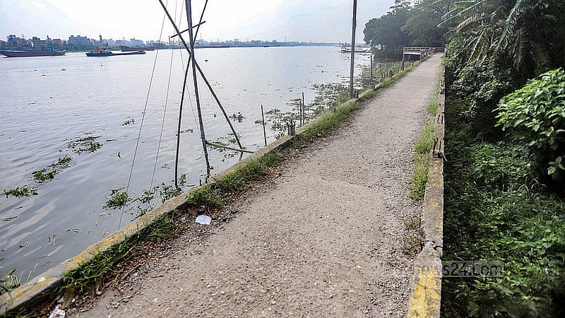 The walkway built along the Buriganga River has now become risky for pedestrians. Photo: Abdullah al Momin