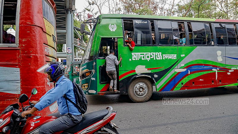 Long-haul bus operators defy new rules that stipulate the doors must remain locked between stops. Traffic police, owners and workers took the decision to enforce the rules in a recent meeting.
