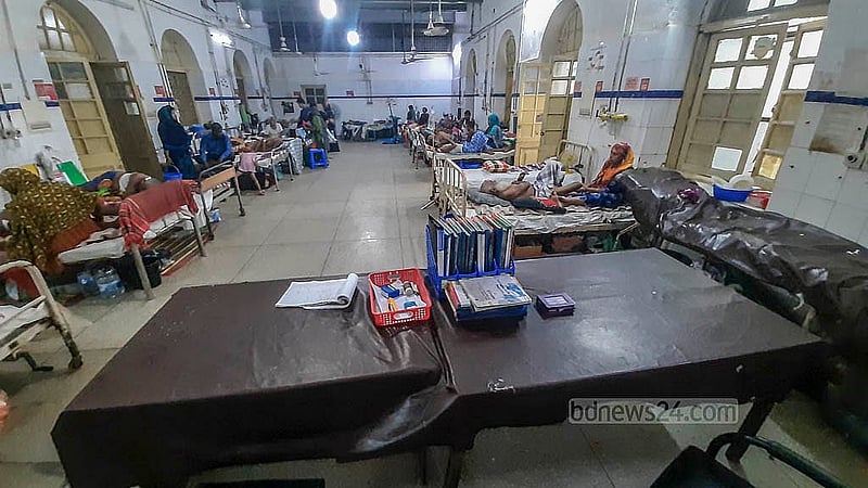 The seats of nurses in Dhaka Medical College Hospital’s Ward 101 are empty. It was their four-hour work stoppage for a one-point demand on Tuesday, Oct 8, 2024. Photo: Abdullah al Momin