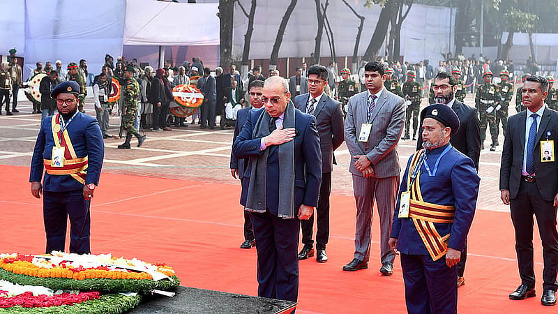 Chief Justice Syed Refaat Ahmed pays homage at the Martyred Intellectuals Memorial in Mirpur on Saturday, Dec 14, 2024. Photo: PID