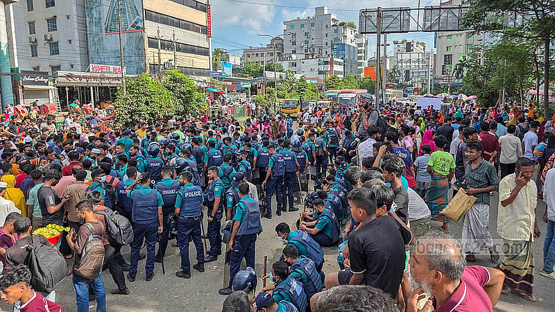 Garment workers of Eurozone Group Limited staged protests blocking the road in Dhaka’s Kuril to demand payment of wages and benefits.
