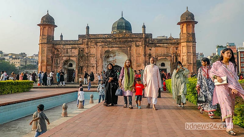 Families made the most of the festive mood, exploring the fort together.  Photo: Abdullah al Momin