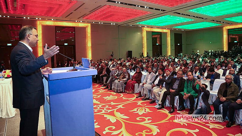 BNP Chairperson Tarique Rahman interacts with editors of various news organisations at the Sheraton Dhaka hotel in the capital's Banani on Saturday, Jan 1, 2026.