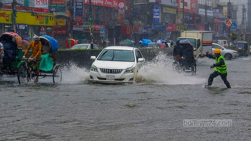 Mirpur’s Darussalam is waterlogged after a day of rain in Dhaka brought on by Cyclone Remal. Photo: Muhammad Mostafigur Rahman