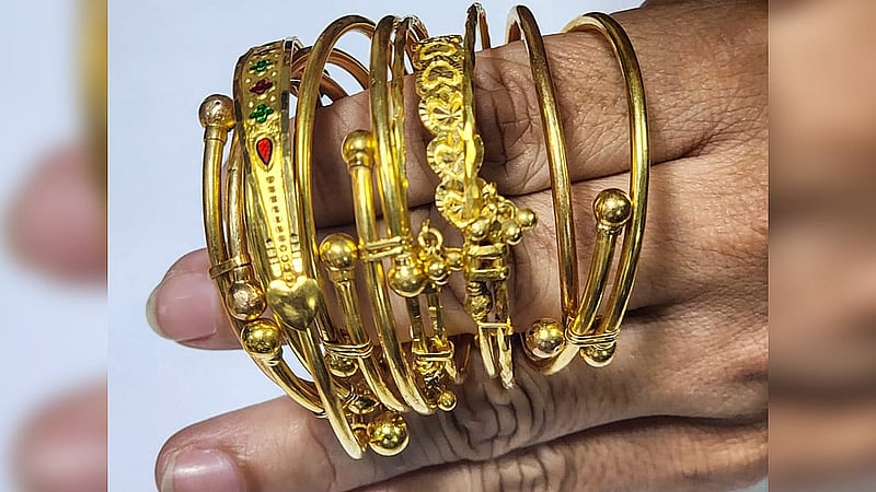 Investigators recovered gold bracelets from Sheikh Hasina’s Agrani Bank locked in Dilkusha.