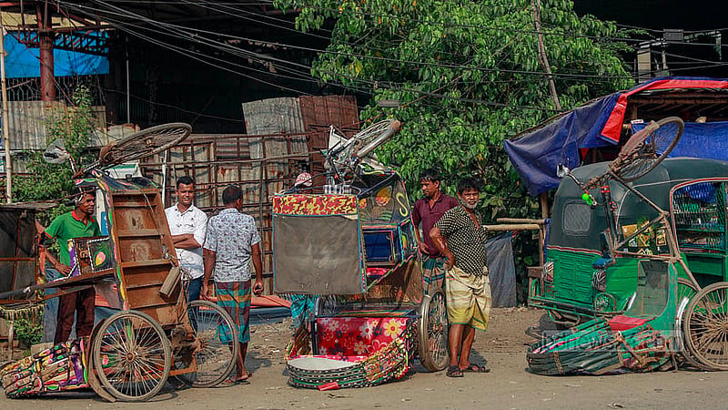 As the number of battery-powered rickshaws on the roads increases, police have become more vigilant. Photo: Mahmud Zaman Ovi