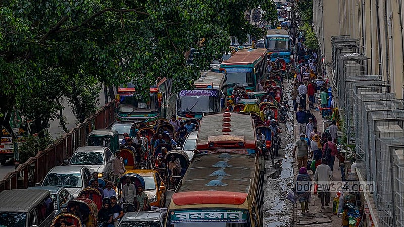 Demonstration against quotas in government jobs at Shahbagh in Dhaka led to huge traffic jams in the surrounding areas on Wednesday, Jul 3, 2024. Photo: Mahmud Zaman Ovi