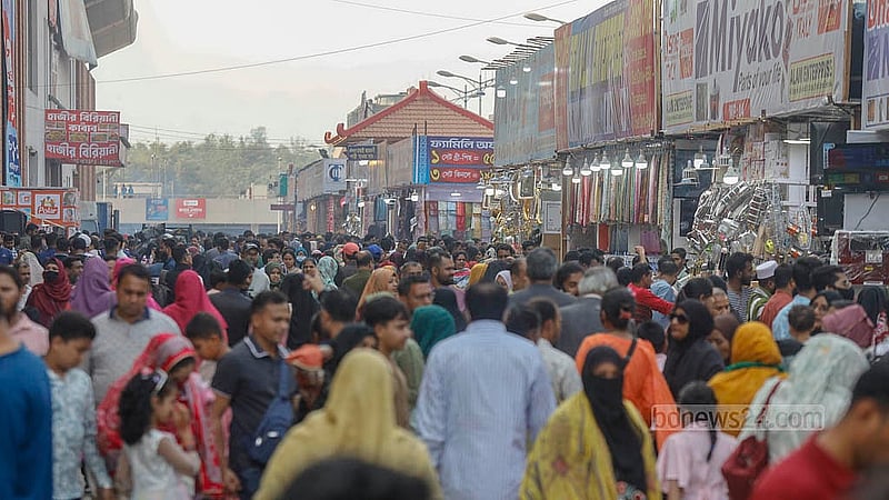 Visitors throng the Dhaka International Trade Fair at the Bangladesh-China Friendship Exhibition Centre in Purbachal on Friday, Jan 30, 2026. Photo: Mahmud Zaman Ovi