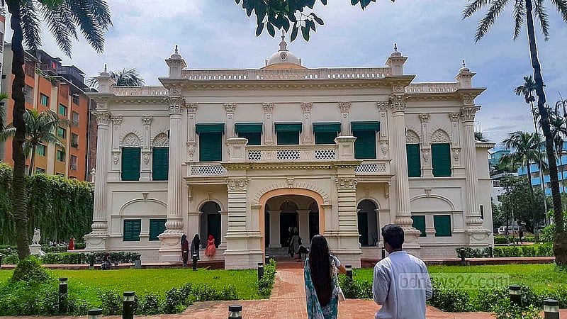 In 1931, Rishikesh Das, a wealthy British-era businessman, built the Rose Garden in Tikatuli, planting hundreds of rose bushes that gave the property its name. Photo: Abdullah Al Momin