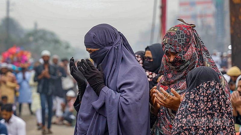 Women take part in the Akheri Munajat in the first phase of the Biswa Ijtema on Sunday, Feb 2, 2025. Photo: Mahmud Zaman Ovi