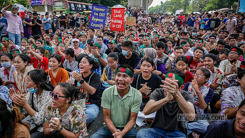 A group chants slogans protesting ‘attacks’ on ethnic minorities from hill communities in Khagrachhari while blocking Dhaka’s Shahbagh intersection on Friday, Sept 20, 2024,. Photo: Mahmud Zaman Ovi