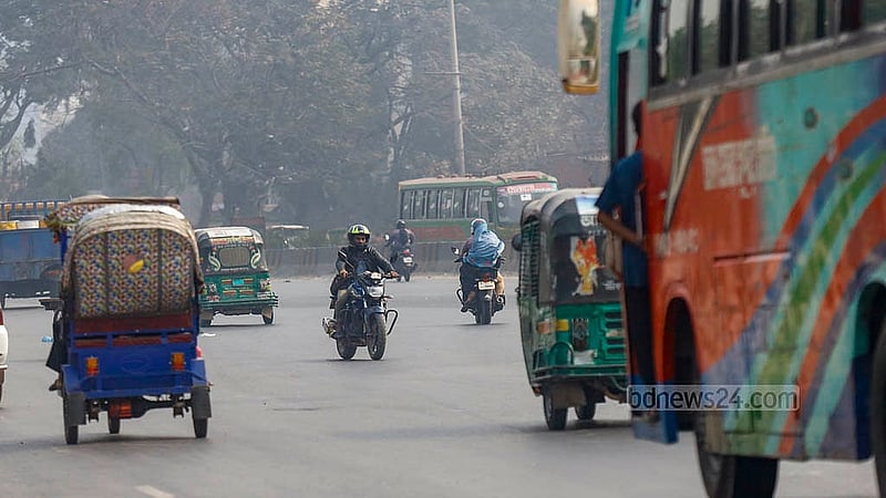 A motorcyclist rides against traffic before making a U-turn onto a side road at Matuail on the Dhaka–Chattogram highway. Photo: Mahmud Zaman Ovi