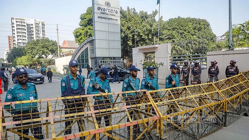 Security has been tightened outside Evercare Hospital after BNP Chairperson Khaleda Zia was declared a VVIP of the state. She has been admitted to the hospital since Nov 23.  Photo: Abdullah Al Momin