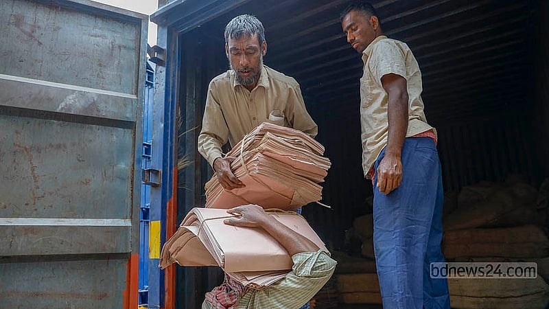 Ballot papers for the referendum in Dhaka’s 20 constituencies are being sent on Sunday, Feb 8, 2026, from the Willes Little Flower School and College polling centre. Photo: Mahmud Zaman Ovi