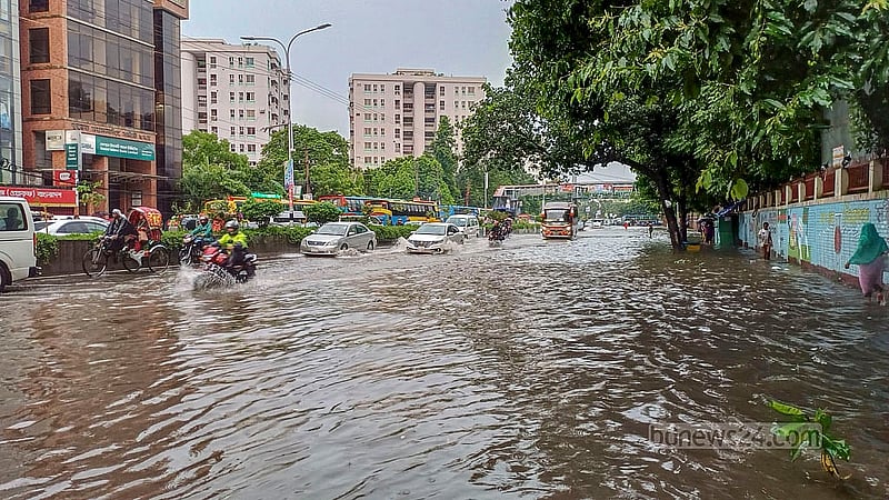 Waterlogging is evident on the roads of Mirpur-13 after torrential rain on Tuesday morning, Sept 3, 2024. Photo: Obaidur Masum