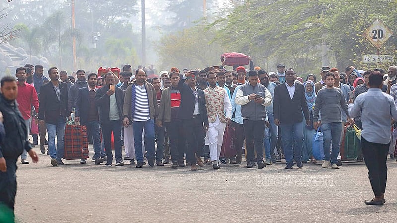 BDR members detained in the Pilkhana tragedy are being released on bail after 16 years. Photo: Abdullah al Momin