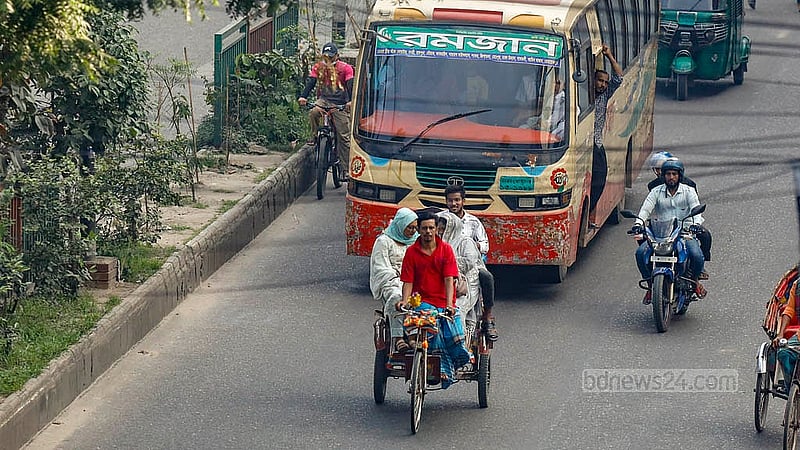 Battery-powered rickshaws ply on the main roads due to the waned presence of traffic police in Dhaka City. Photo: Mahmud Zaman Ovi