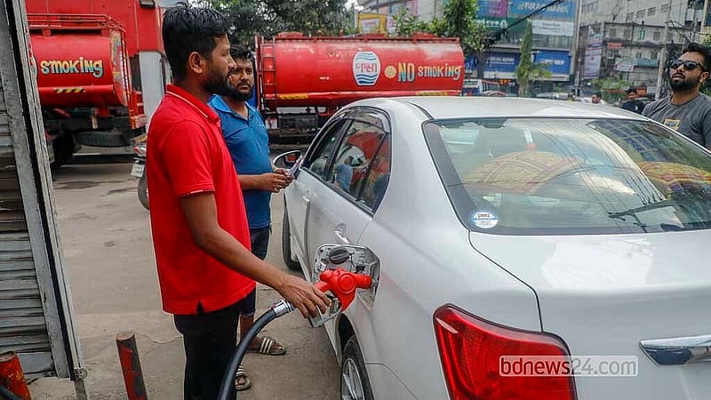 At a Motijheel station, fuel is being dispensed strictly based on customer demand on Monday, Mar 23, 2026. Photo: Abdullah Al Momin