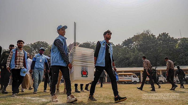Voting materials for Dhaka 7 are taken out from Azimpur Girls’ School and College under the security of Ansar and VDP members. Photo: Mahmud Zaman Ovi