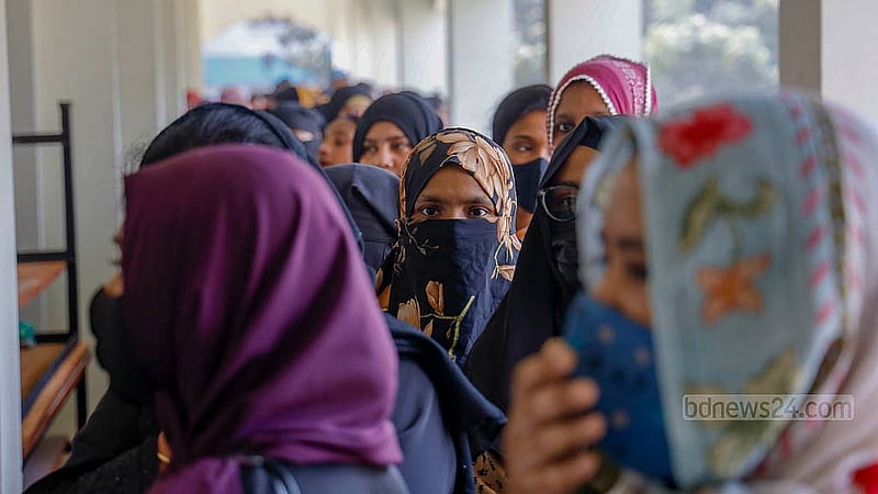 Young voters line up with seniors at the Banani Model High School on Thursday, Feb 12, 2026, for the national election and referendum. Photo: Mahmud Zaman Ovi