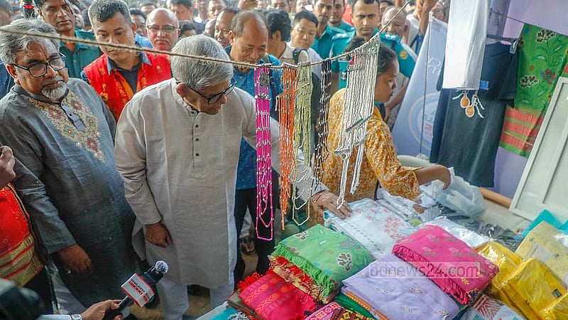 BNP Secretary General Mirza Fakhrul Islam Alamgir visits stalls at the Wangala festival on Friday, Oct 24, 2025, at Banani Bidyaniketan School and College grounds. Photo: Abdullah al Momin