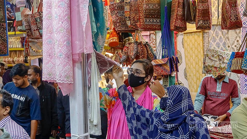 Shoppers browse different stalls at the Dhaka International Trade Fair in Purbachal on Friday, Jan 30, 2026. Photo: Mahmud Zaman Ovi