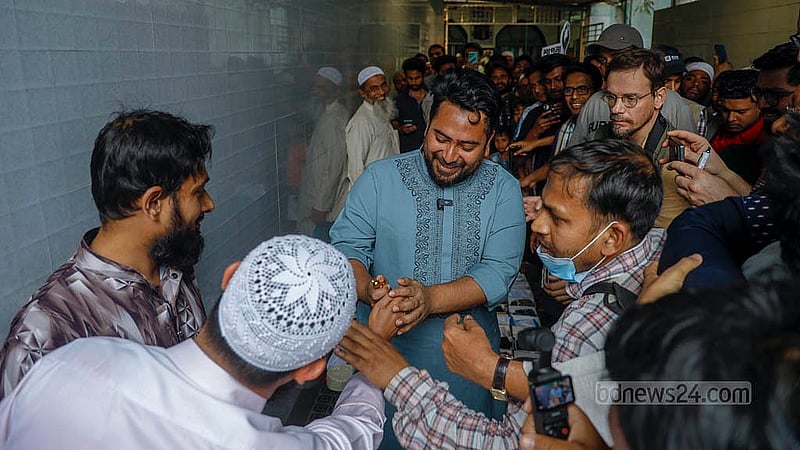 National Citizen Party Convenor Nahid Islam visits voters in Chowdhurypara of Dhaka-11 constituency on Wednesday, Feb 4, 2026, to seek their votes. Photo: Mahmud Zaman Ovi