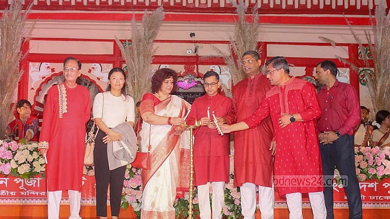 The Indian high commissioner and other guests lit the lamp on Mahalaya at Dhakeshwari National Temple on Sunday, Sept 21, 2025.