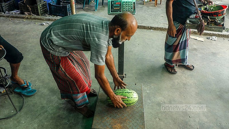 Watermelon sales are ongoing at the capital’s Jatrabari warehouse. Each kilogram is being sold for Tk 40-60, depending on the size. Photo: Abdullah Al Momin
