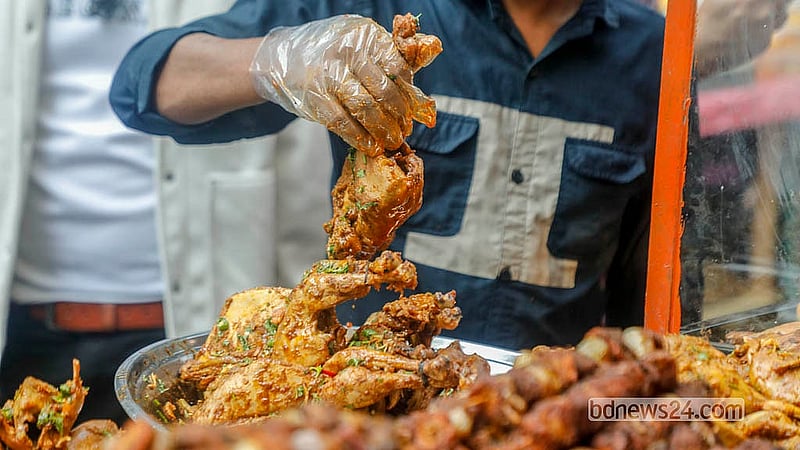 Each leg of a goat is priced at Tk 700 to Tk 900 at the Iftar market in Dhaka’s Chawkbazar on Thursday, Feb 19, 2026. Photo: Abdullah al Momin