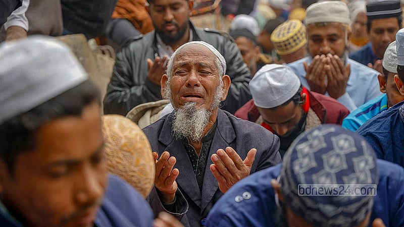 An elderly devotee cries during the Akheri Munajat of the first phase of the Biswa Ijtema on the bank of Turag River on Sunday, Feb 2, 2025. Photo: Mahmud Zaman Ovi