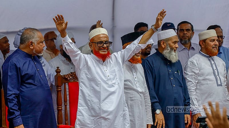 After being freed from prison after 13 years, Jamaat-e-Islami leader ATM Azharul Islam greets party leaders and activists with a wave at Dhaka's Shahbagh on Wednesday, May 28, 2025. Photo: Mahmud Zaman Ovi