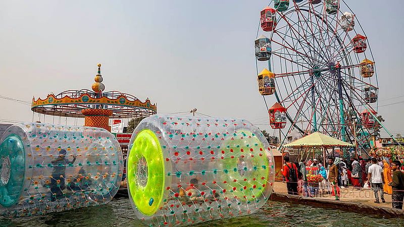 Several rides are set up for children’s entertainment at the Dhaka International Trade Fair in Purbachal. Photo: Mahmud Zaman Ovi