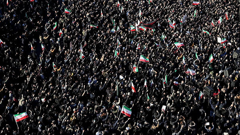 People gather to mourn after Iran's Supreme Leader Ayatollah Ali Khamenei was killed in Israeli and U.S. strikes on Saturday, in Tehran, Iran, March 1, 2026. Photo: Reuters