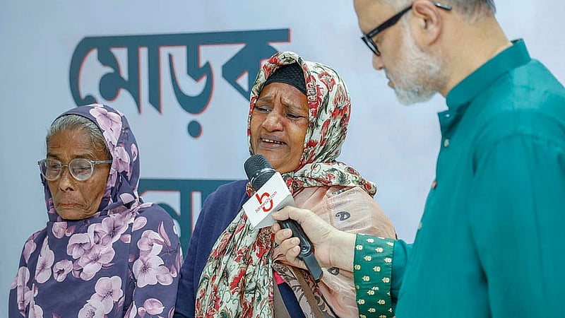 War heroine Sheikh Fatema Ali recounts her experiences of the Liberation War with tearful eyes at the unveiling ceremony of “Bangladesh, Penned in Blood” on Tuesday, Dec 16, 2025.