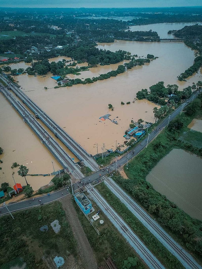 A view of the flooded banks of the Gomti River in Cumilla. Photo: Mahfuzul Hasan