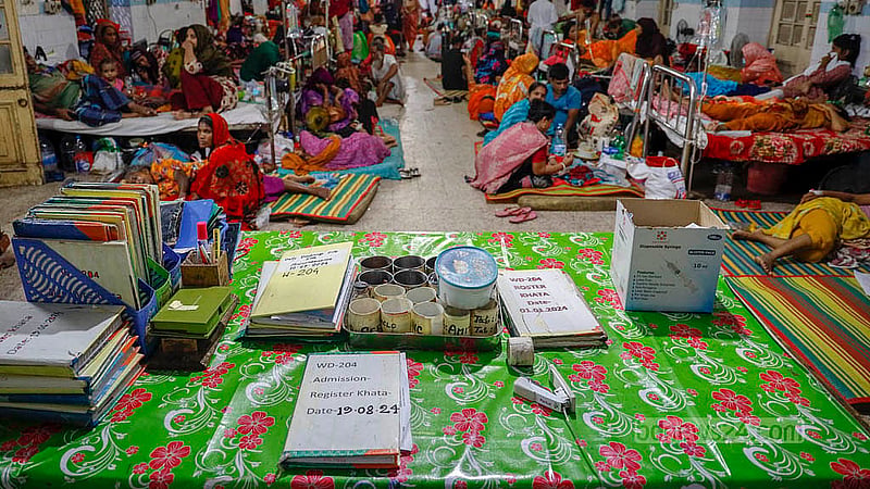 There are no doctors at Dhaka Medical College and Hospital due to the ongoing strike of doctors and interns. Photo: Mahmud Zaman Ovi