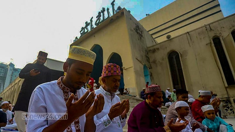After the Eid prayer service at Baitul Mukarram National Mosque on Saturday, Jun 7, 2025, prayers are offered for the welfare of the country and the nation. Photo: Abdullah al Momin