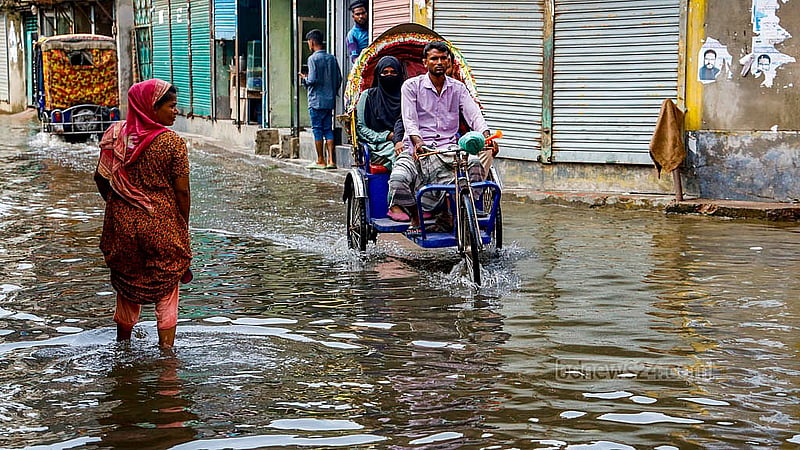 Council Road, Uttor Para and Jungle Bari are some of the Matuail neighbourhoods under water in Dhaka’s Jatrabari after incessant rain under the influence of Cyclone Remal. Photo: Mahmud Zaman Ovi
