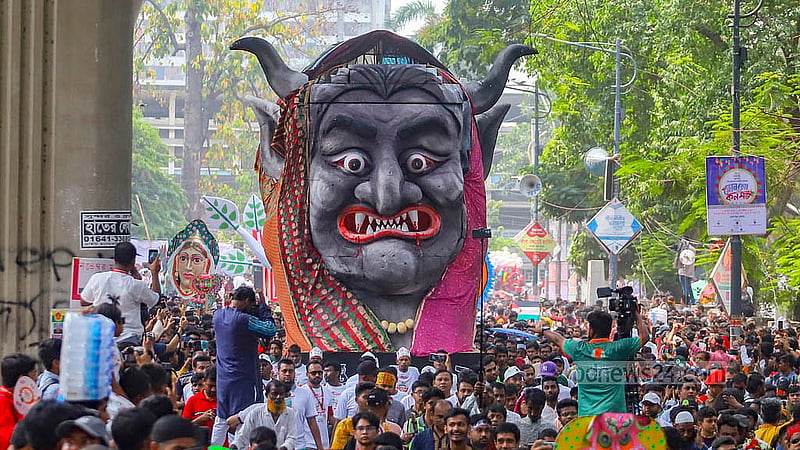 The Bengali New Year’s Ananda Shobhajatra features the widely discussed “Face of Fascism” motif on Monday, Apr 14, 2025. After being engulfed in flames, it was painstakingly recreated at the Faculty of Fine Arts, University of Dhaka. Photo: Abdullah Al Momin