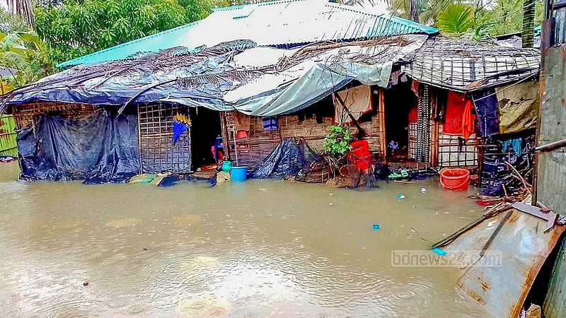 Nearly 50,000 residents from around 70 villages across the Saint Martin’s Island, Hnila, Whykong, Baharchhara, Sabrang, and Teknaf Sadar unions have been marooned due to flooding caused by days of heavy rainfall and hill runoff. Photo: Jashim Mahmud