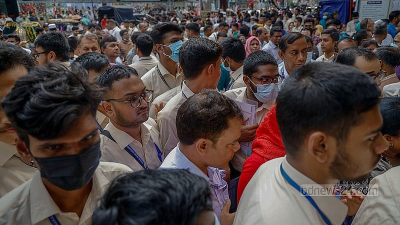 Students enter the Siddeshwari Girls’ College centre on the first day of the HSC exams on Thursday, Jun 26, 2025. Photo: Mahmud Zaman Ovi