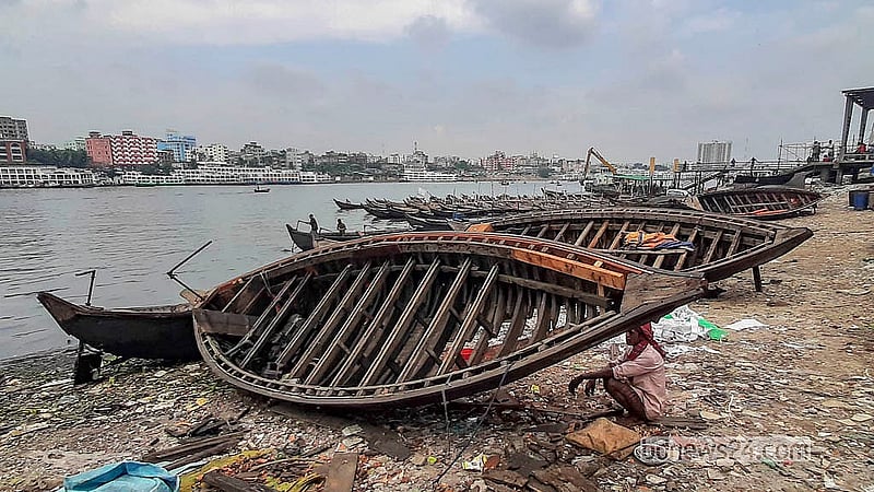 Repaired boats are kept along the riverbank at Keraniganj’s Telghat. Photo: Abdullah Al Momin