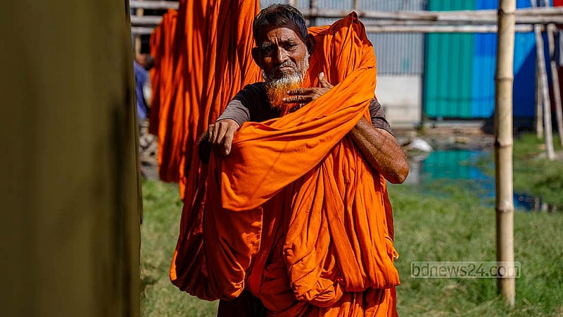 Mohiuddin Ahmed, 60, has dedicated 20 years as a supervisor in the dyeing factory. Photo: Mahmud Zaman Ovi