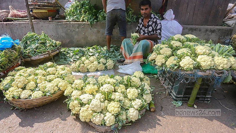 Cauliflower costs Tk 20 to Tk 45 each, depending on size. Photo: Abdullah al Momin