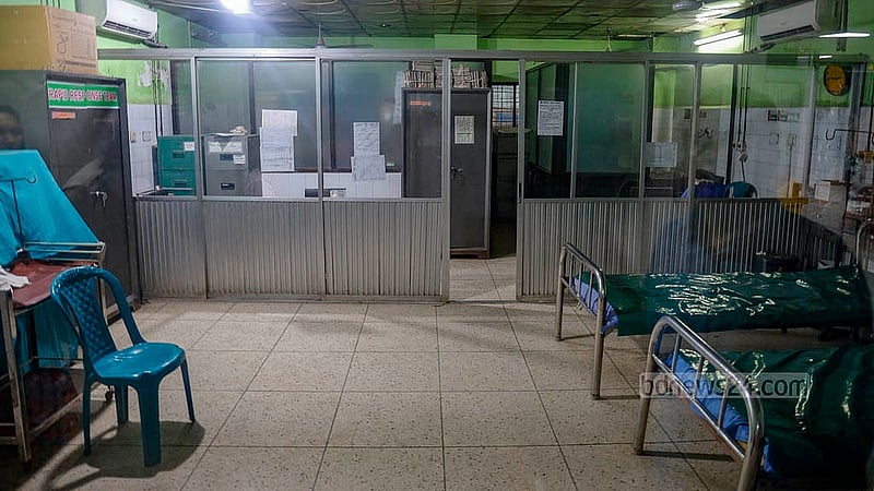 No doctors or patients were in sight in the observation room of Dhaka Medical College Hospital’s emergency unit on Sunday, Sept 01, 2024. The doctors and interns of the hospital are on strike to protest against the attacks that took place on Saturday nigh