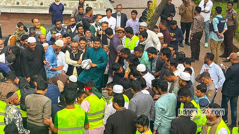Inqilab Moncho Convenor Sharif Osman bin Hadi is brought to the National Poet Kazi Nazrul Islam’s mausoleum at Dhaka University for his burial on Saturday, Dec 20, 2025.
