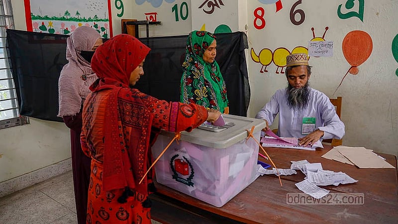 A woman votes in the national election and referendum at a booth at Banani Model High School on Thursday, Feb 12, 2026. Photo: Mahmud Zaman Ovi