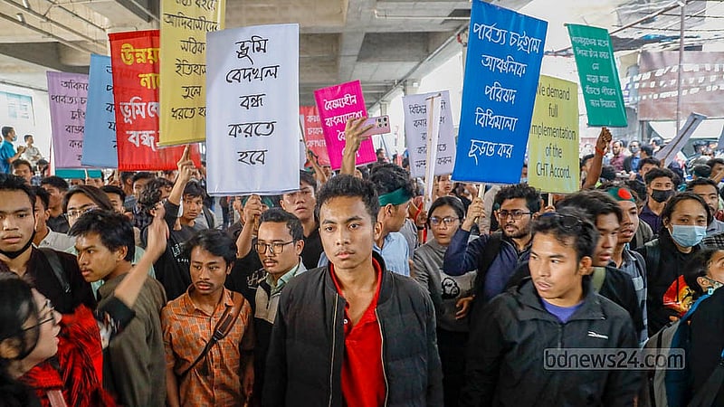 Agitated Adivasi Students gathered outside the NCTB building on Wednesday, Jan 15, 2025, to protest the removal of images featuring the word “adivasi” – a collective term for a number of ethnic minority groups in Bangladesh – from textbooks. They faced off against members of Students for Sovereignty, who supported the removal. Photo: Mahmud Zaman Ovi