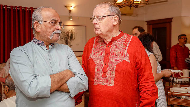 Freedom fighter Bir Pratik Habibul Alam and a friend of the Liberation War Julian Francis, at the bdnews24.com’s Bengali New Year event on Monday, Apr 14, 2025.